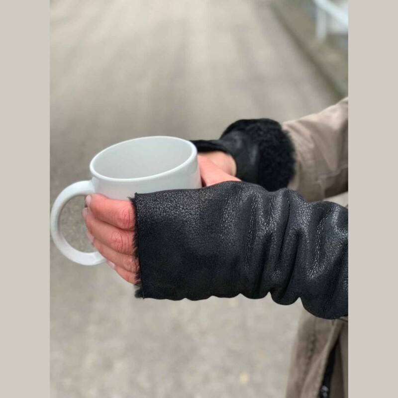 von Hohenstein Pulswärmer Lammfell schwarz...