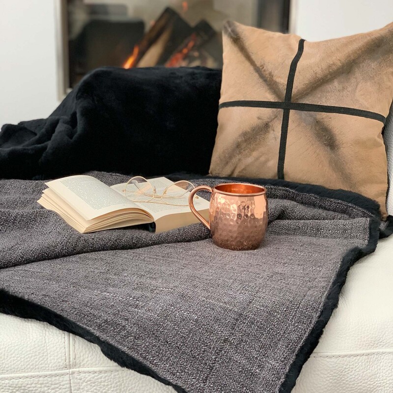 von Hohenstein Fellkissen Kalb Natur