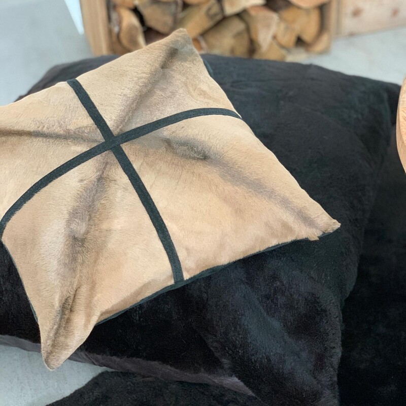 von Hohenstein Fellkissen Kalb Natur
