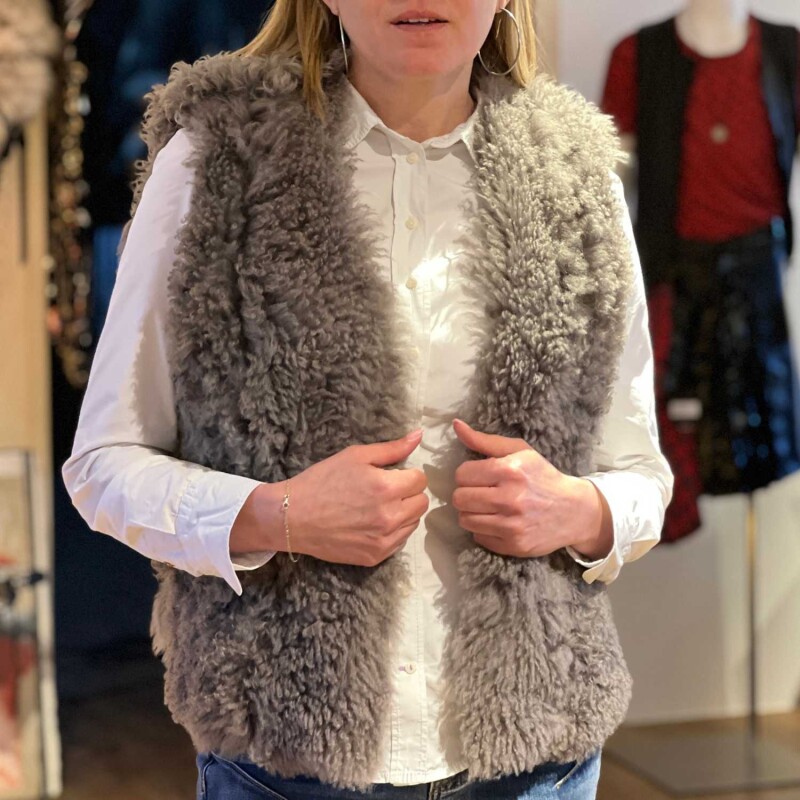 Von Hohenstein Fell Weste Winni Lammfell curly grau