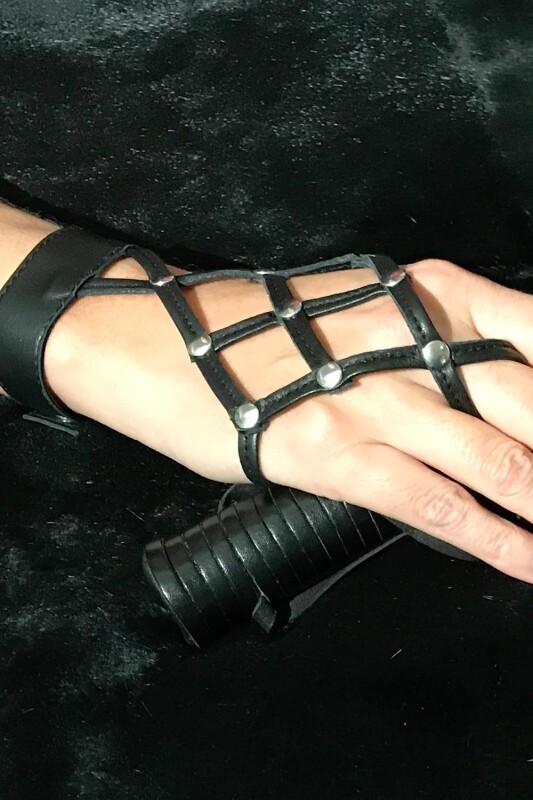 IVY von hohenstein Handpiece black